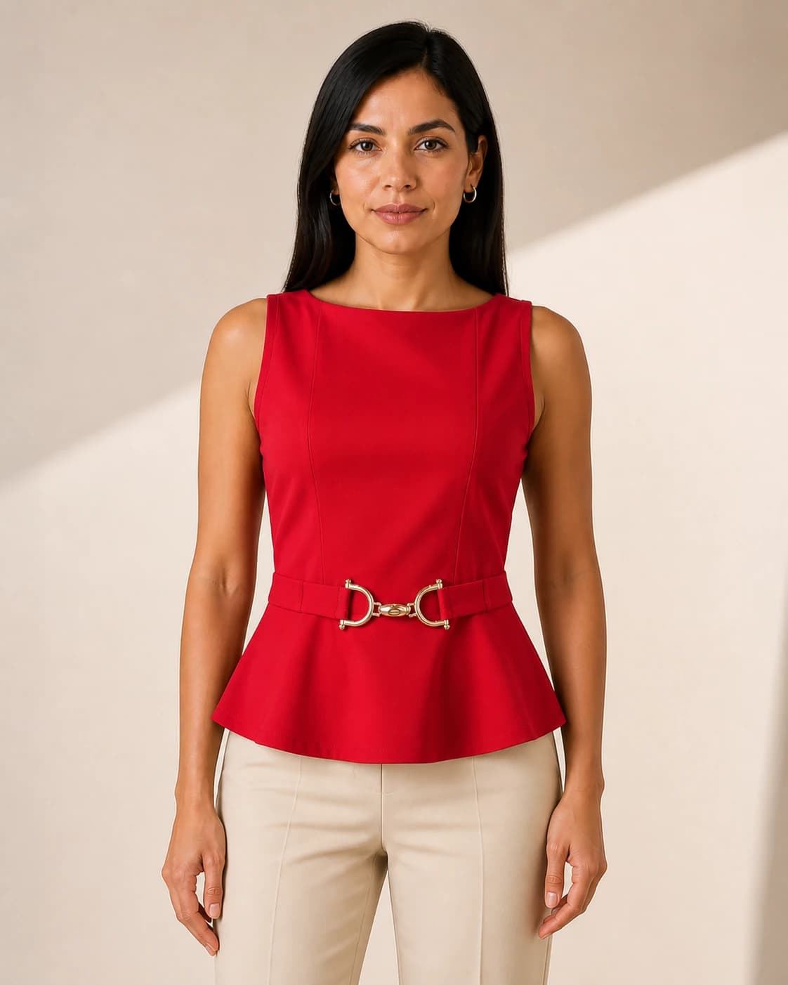 Blusa peplum hebilla, color Rojo, vista frontal